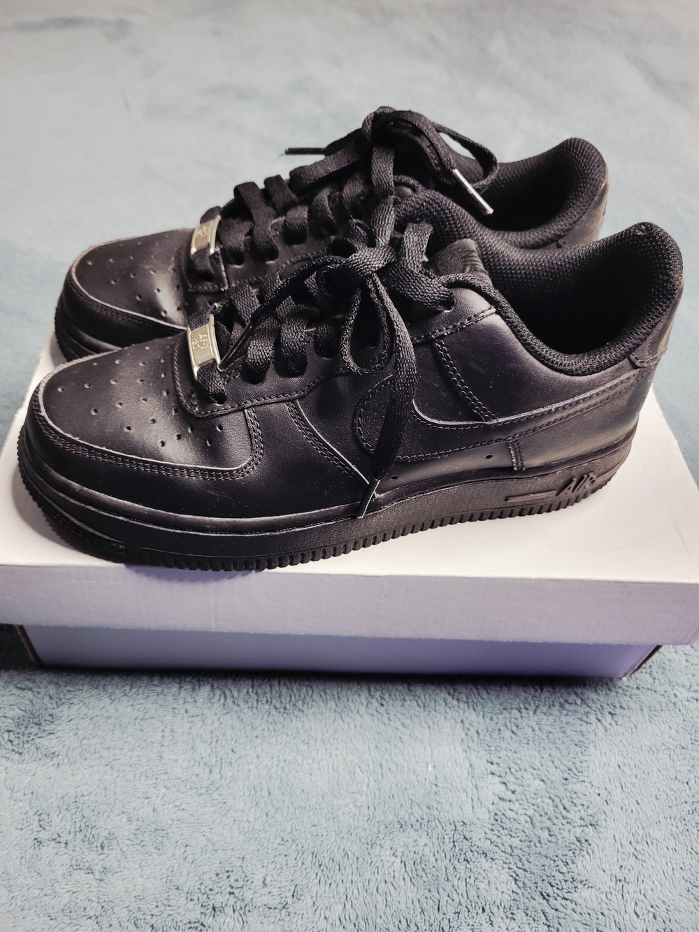 Nike Air Force 1 Low Triple Black GS (2008 Release) Size 4Y w/ OG Box - Picture 2 of 7